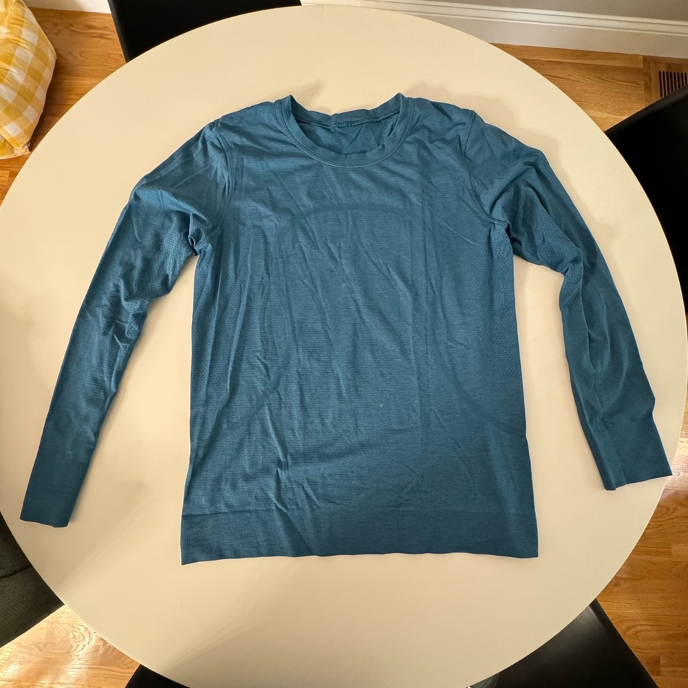 Lululemon Swiftly Relaxed Long-Sleeve Shirt
Hip Length NEW w/out tags!